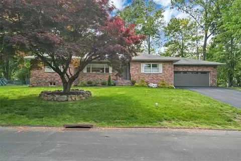 21 N Fremont Ave, Clarkstown, NY 10954