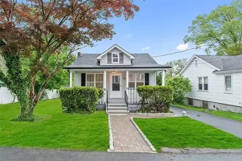 28 Argyle St, Putnam Valley, NY 10537