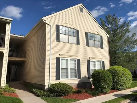 33 Moore Ln #18, Washingtonville, NY 10992