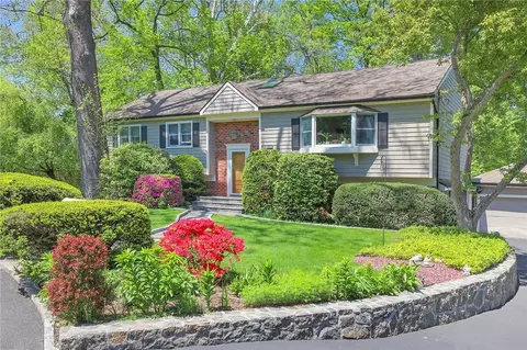 20 Edgemont Cir, Greenburgh, NY 10583