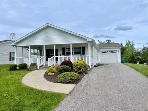 2 Boca Ct, Poughkeepsie, NY 12603