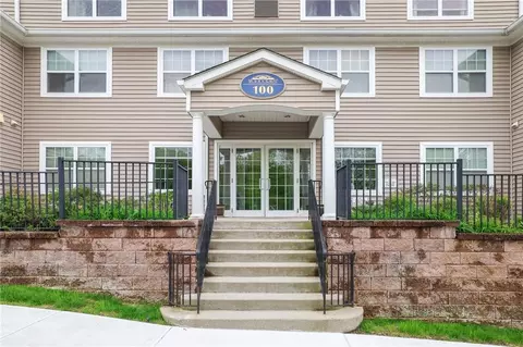 100 Woodcrest Ln #103, Mount Kisco, NY 10549