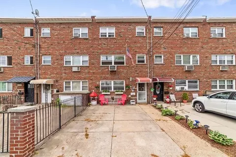 2529 Hollers Ave, New York, NY 10475