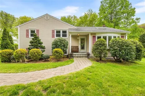 2123 Van Cortlandt Cir, Yorktown, NY 10598
