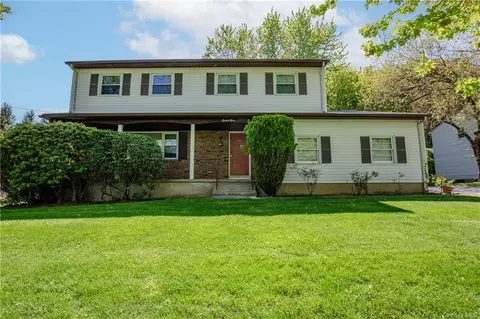 73 Independence Ave, Orangetown, NY 10983