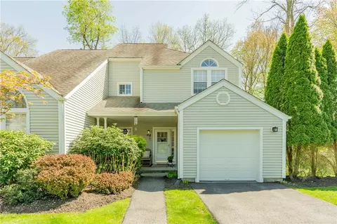 104 Quail Ct, Yorktown, NY 10598