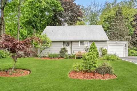 14 Jean Ln, Greenburgh, NY 10530