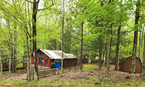 70 W Sullivan Pl, Smallwood, NY 12778