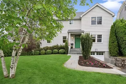 14 Manor Ln, Larchmont, NY 10538