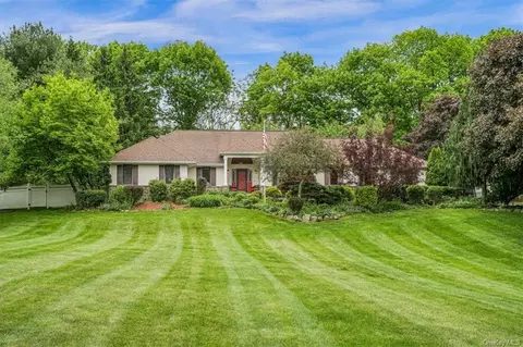 5 Orchard Hill Vis, Florida, NY 10921