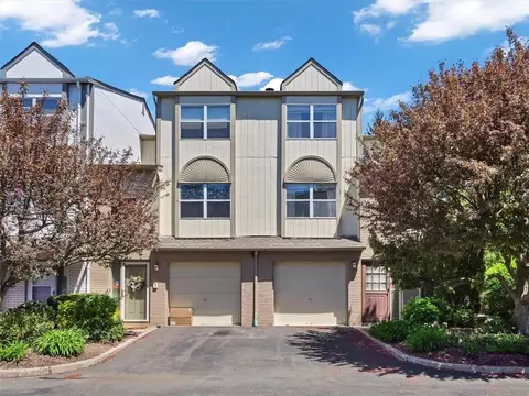 2 Milford Ct, Clarkstown, NY 10954