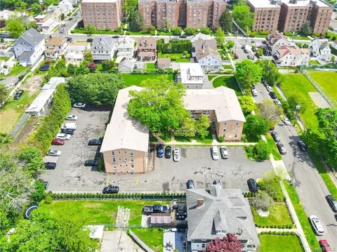 25 Trinity Pl #2K, New Rochelle, NY 10805