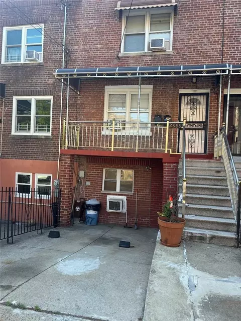 2899 Dewitt Pl, New York, NY 10469
