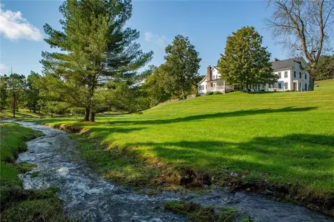139 Old Knob Hill Rd S, Milan, NY 12581