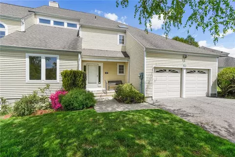 198 Fairway Dr, Kent, NY 10512