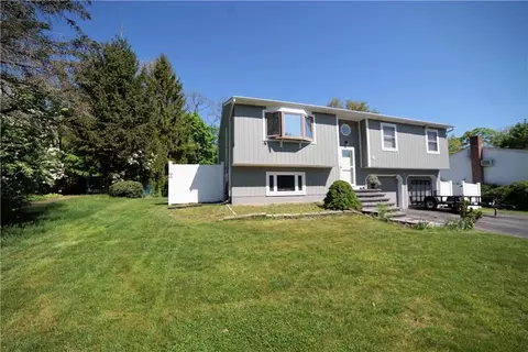 6 Newbury St, Monroe, NY 10950