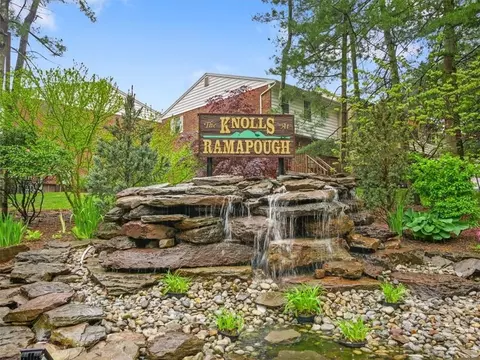 585 Lenape Ct, Ramapo, NY 10901