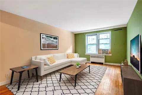 2080 Barnes Ave #1D, New York, NY 10462