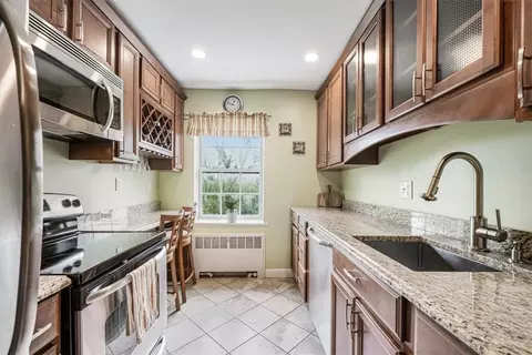 35 Fieldstone Dr #A1, Greenburgh, NY 10530