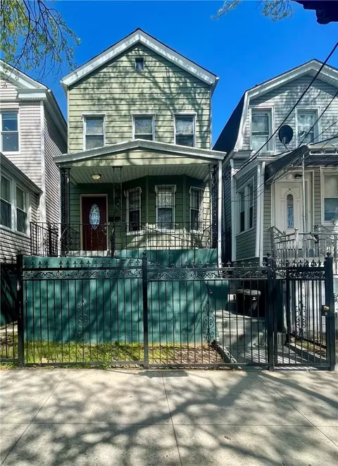 33-33 107 St, Corona, NY 11368