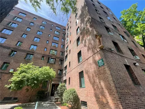 1595 Metropolitan Ave #7D, New York, NY 10462