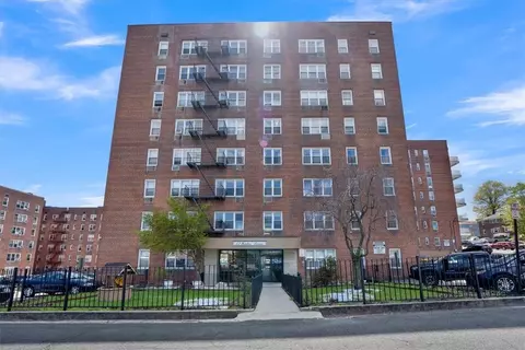 52 Yonkers Ter #3H, Yonkers, NY 10704