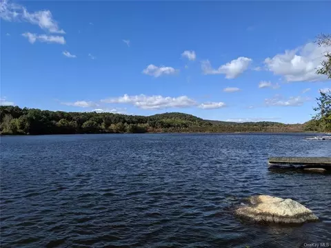 112 Shore Dr, Southeast, NY 10509