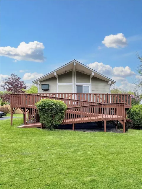 2 Linda Ln, Hurleyville, NY 12747