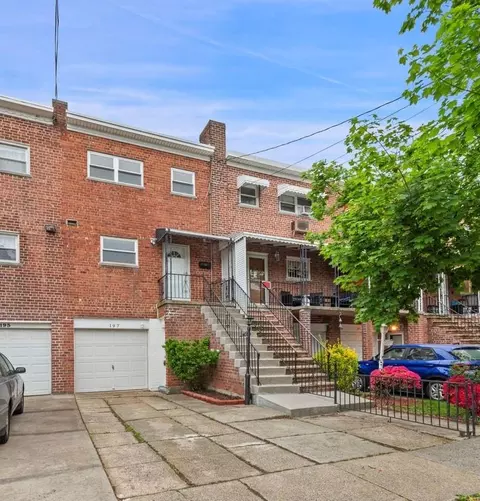 197 Kearney Ave, New York, NY 10465