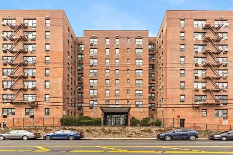 277 Bronx River Rd #4J, Yonkers, NY 10704
