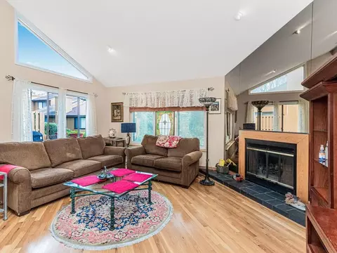 200 California Rd #10, Bronxville, NY 10708