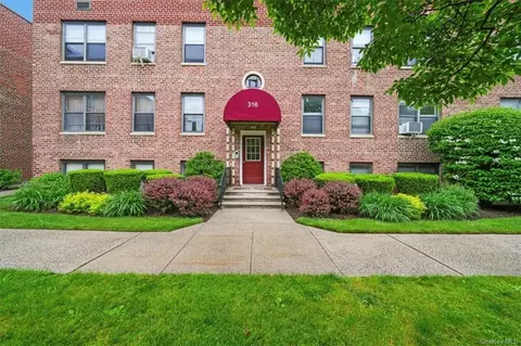 316 Richbell Rd #A2, Mamaroneck, NY 10543