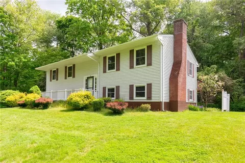 5 Short Ct, Poughkeepsie, NY 12603