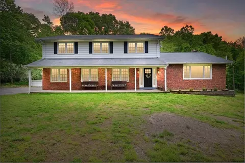 38 Mountain Pass Rd, East Fishkill, NY 12533