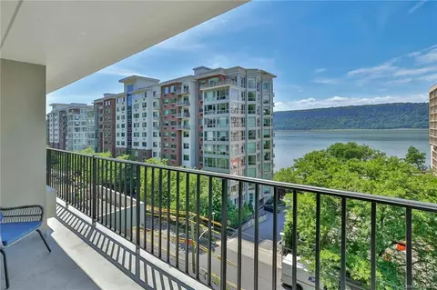 1116 Warburton Ave #3L, Yonkers, NY 10701