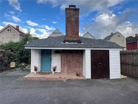 66 Washington St, Middletown, NY 10940