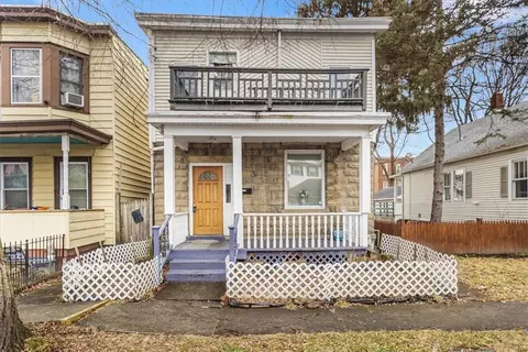 90 Beacon St, Newburgh, NY 12550
