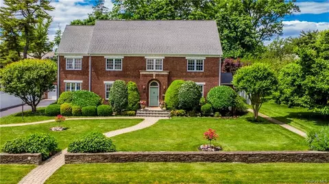 158 Forest Ave, New Rochelle, NY 10804