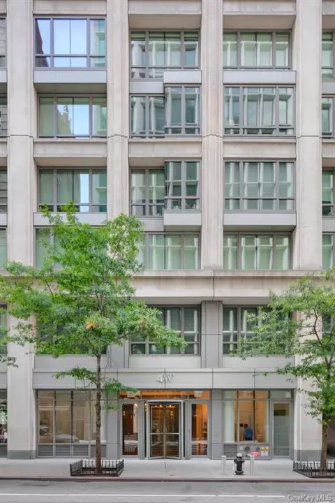 4 W 21 St #4B, New York, NY 10010