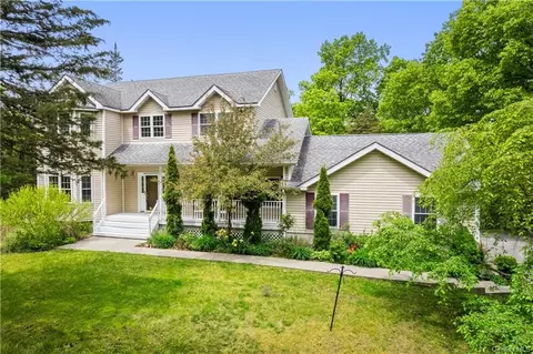 19 Fawn Hill Rd, Chester, NY 10918