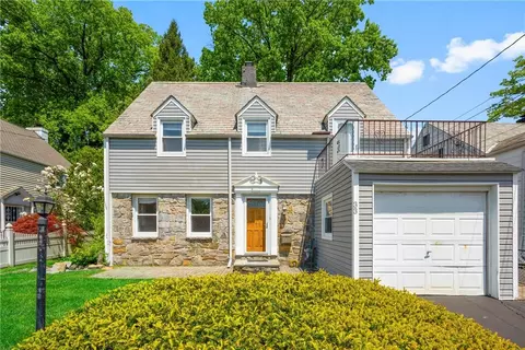 33 Holly St, Yonkers, NY 10704