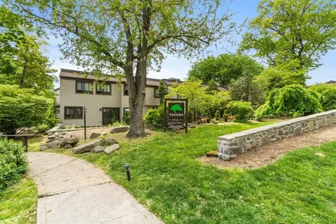 72 Shawnee Ave #4, Yonkers, NY 10710