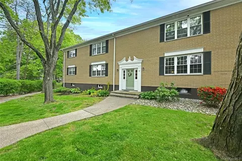 12 Somerset Dr #26F, Ramapo, NY 10901