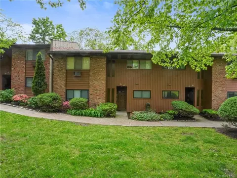254 Coachlight Sq, Cortlandt, NY 10548