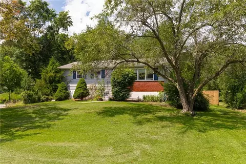 19 Dublin Ln, Arlington, NY 12603