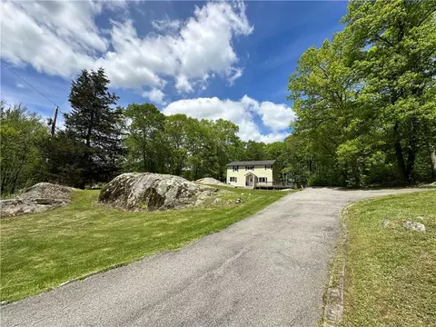596 Milton Tpke, Highland, NY 12528