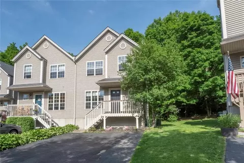 64 Argent Dr, Lloyd, NY 12528