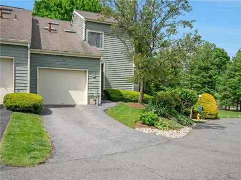 28 Village Grn, Port Chester, NY 10573
