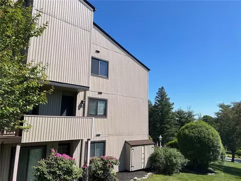 1202 Fox Ln, Poughkeepsie, NY 12603