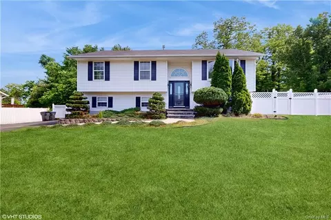 55 Maple Ave, Chester, NY 10918
